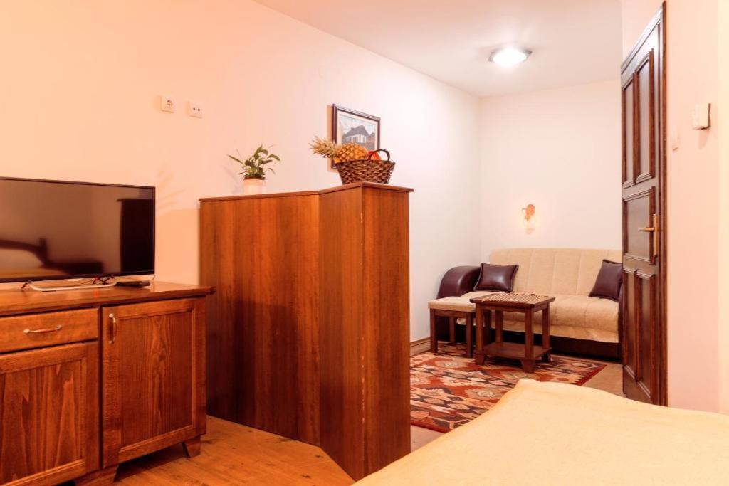 Downtown Rooms Ni Dış mekan fotoğraf