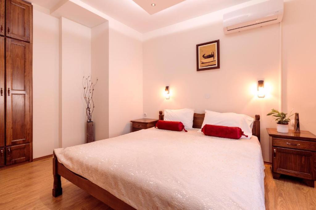 Downtown Rooms Ni Dış mekan fotoğraf