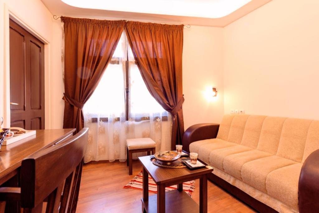 Downtown Rooms Ni Dış mekan fotoğraf